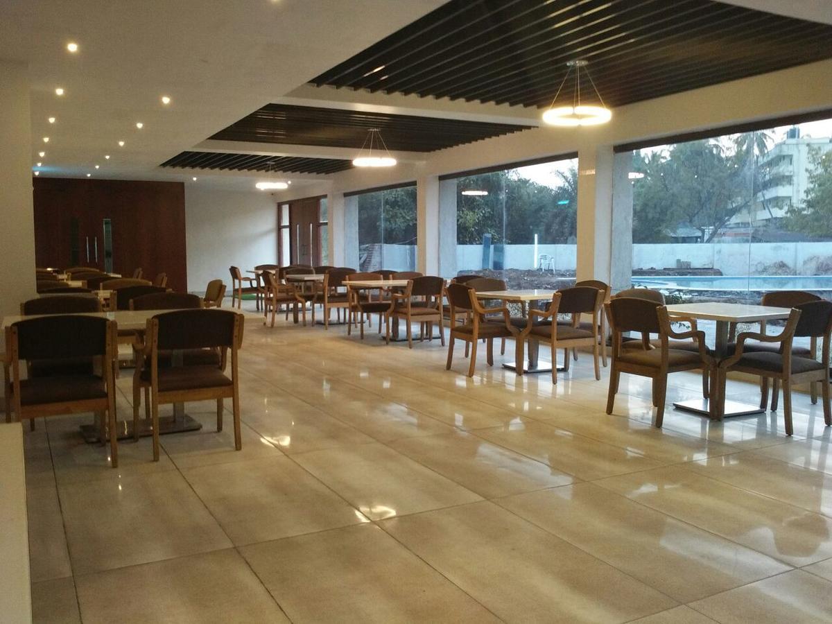 Hotel Tania Searock Daman Buitenkant foto