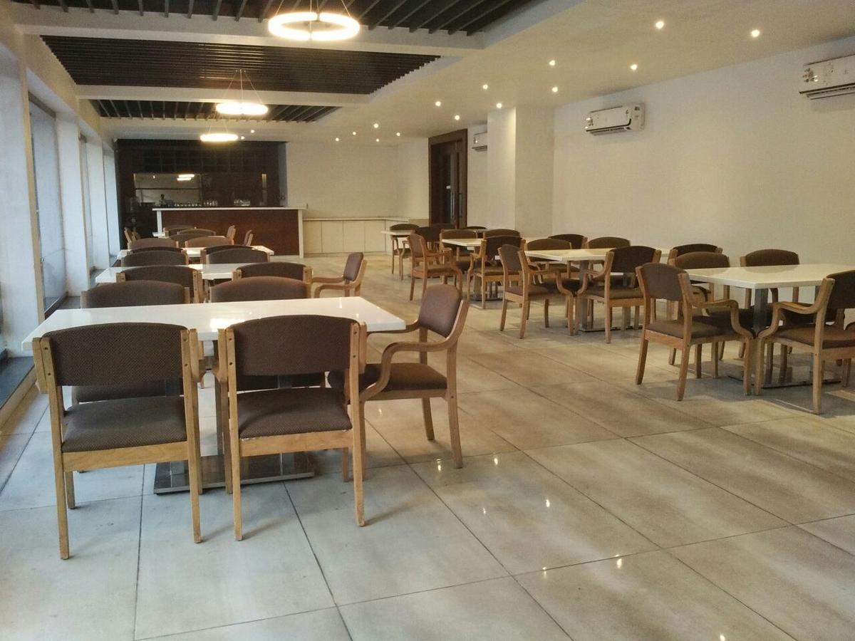 Hotel Tania Searock Daman Buitenkant foto